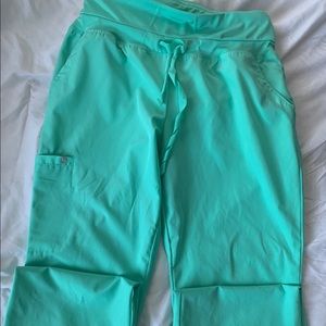 Barco ONE 4-pocket cargo track pant for women